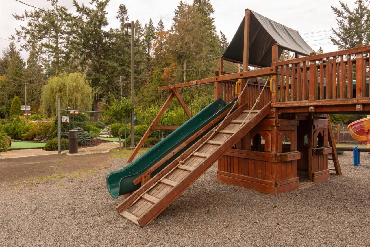 Riverside Resort & Rv Park Qualicum Beach Exterior photo
