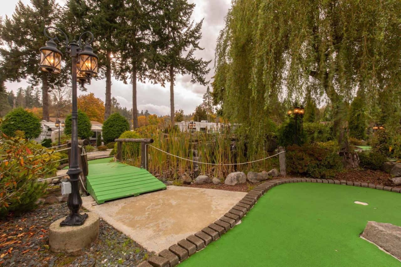 Riverside Resort & Rv Park Qualicum Beach Exterior photo