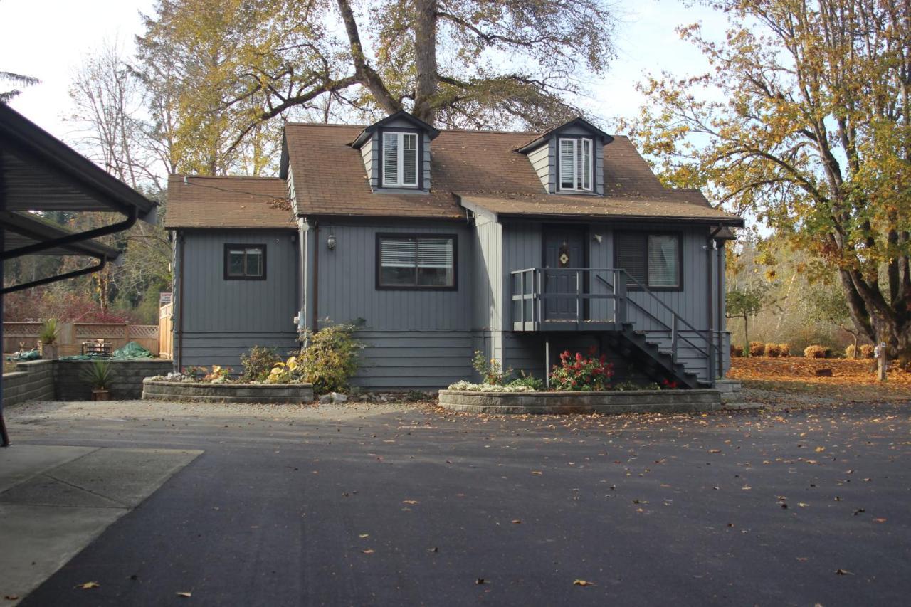 Riverside Resort & Rv Park Qualicum Beach Exterior photo