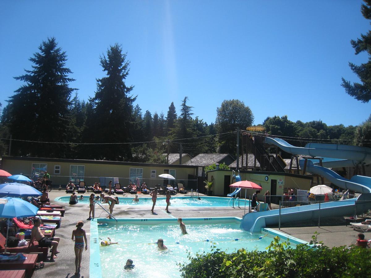 Riverside Resort & Rv Park Qualicum Beach Exterior photo